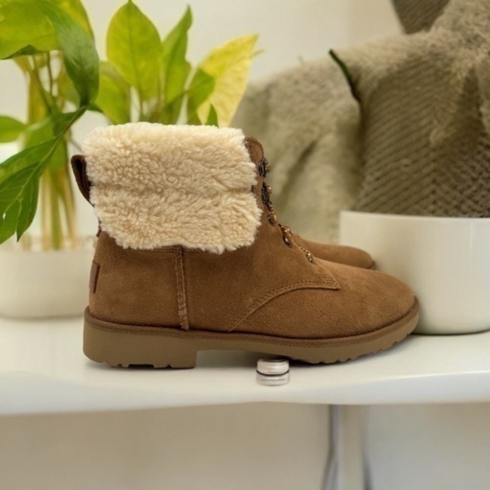 NIB UGG Romely Heritage Boots Women Chestnut Wool Blend Plush Collar